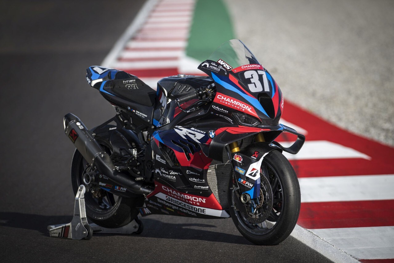 DueruoteTG #238 - Abbiamo guidato in pista la BMW che corre in SBK! 